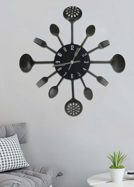 Wandklok lepel-en-vork 40 cm aluminium zwart